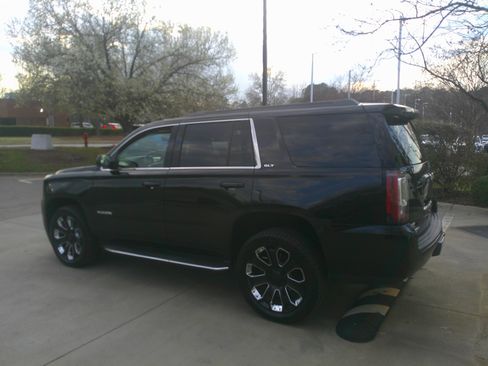 Used 2018 GMC Yukon SLT image 8