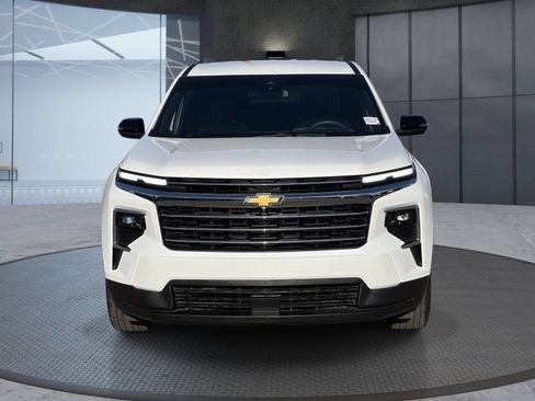 Certified 2024 Chevrolet Traverse LT w/ Trailering Package FWD image 9