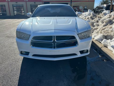 Used 2013 Dodge Charger SXT Plus image 2