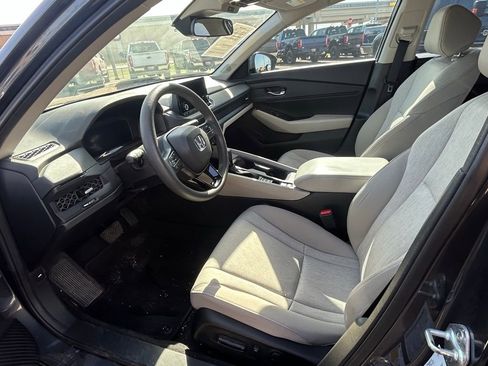 Used 2023 Honda Accord EX image 11