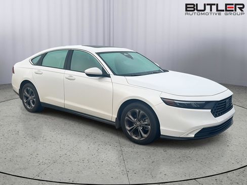 Used 2023 Honda Accord EX image 6