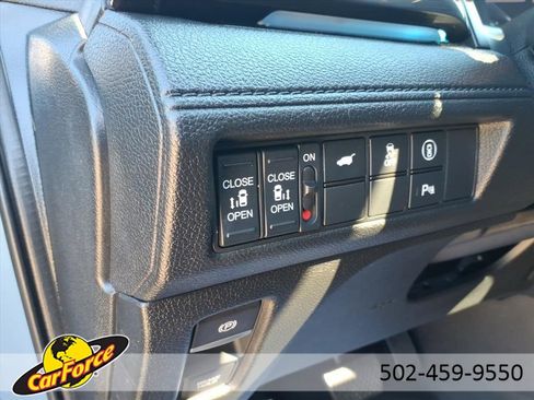 Used 2023 Honda Odyssey Elite image 18