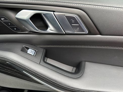 Used 2020 BMW X7 xDrive40i w/ Premium Package image 22