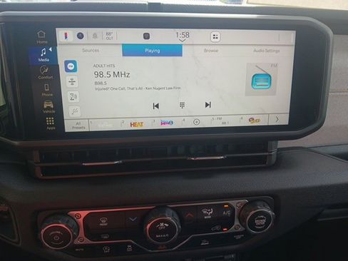 New 2025 Jeep Gladiator Sport image 31