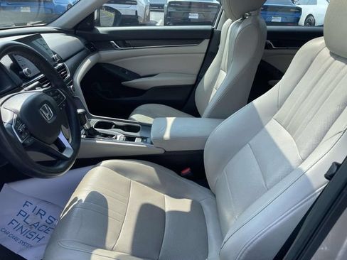 Used 2018 Honda Accord Touring image 17
