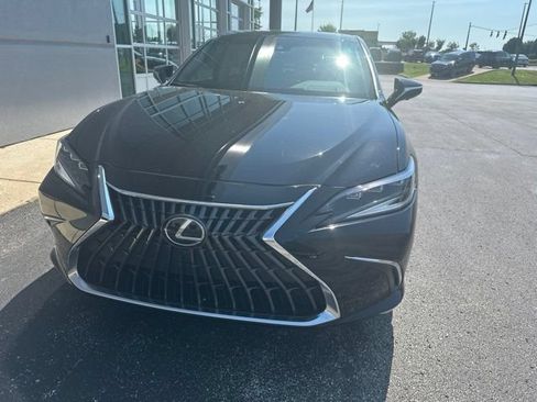 Used 2024 Lexus ES 300h Ultra Luxury w/ Accessory Package (Z1) FWD image 8