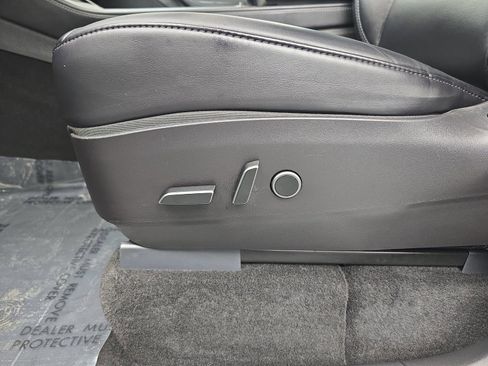 Used 2021 Tesla Model Y Long Range image 20