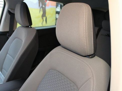 Used 2020 Ford Escape SE image 16