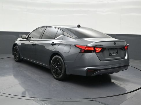 Used 2021 Nissan Altima 2.5 S image 3