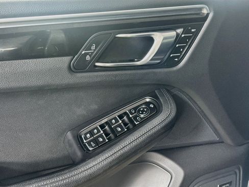 Used 2023 Porsche Macan w/ Premium Package Plus AWD/4WD image 24
