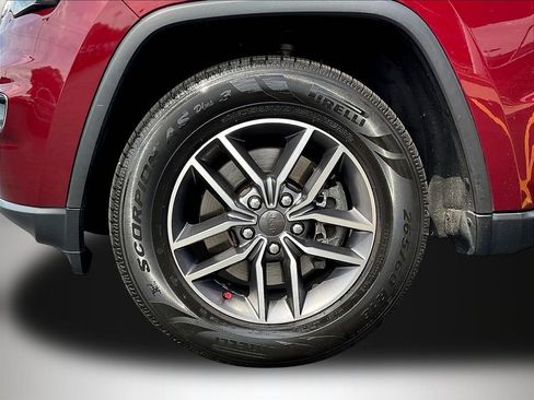 Used 2021 Jeep Grand Cherokee Limited w/ Premium Lighting Group AWD/4WD image 31