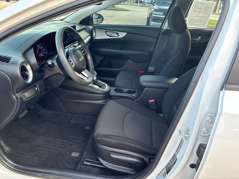 Used 2022 Kia Forte LXS FWD image 19