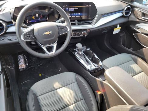 New 2026 Chevrolet Trax LT w/ Sunroof Package FWD image 26