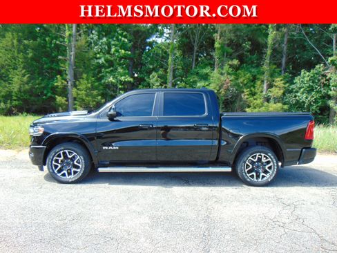 Certified 2025 RAM 1500 Laramie w/ Sport Appearance Package AWD/4WD image 4