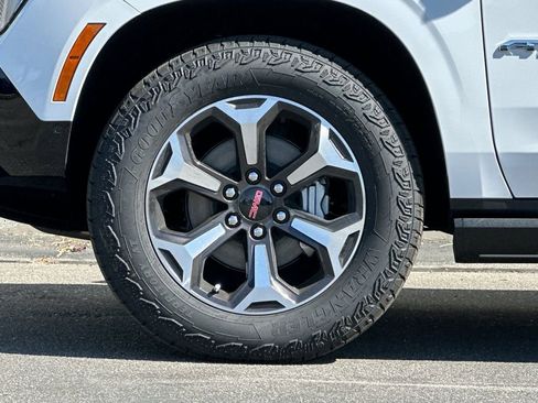 New 2026 GMC Yukon XL AT4 Ultimate AWD/4WD image 29