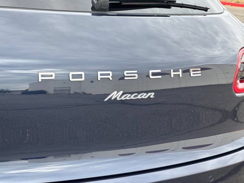 Used 2018 Porsche Macan AWD/4WD image 25