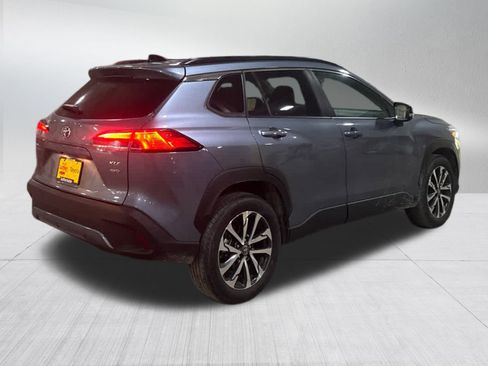 Used 2025 Toyota Corolla Cross XLE image 6