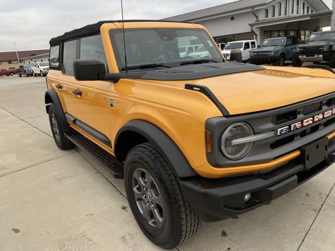 Used 2022 Ford Bronco Big Bend image 3