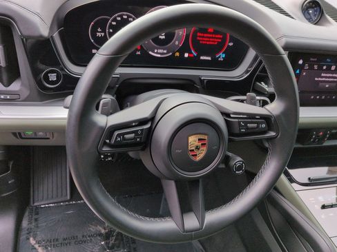 Used 2024 Porsche Cayenne Coupe AWD/4WD image 10