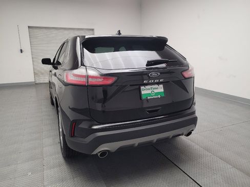 Used 2024 Ford Edge Titanium image 6