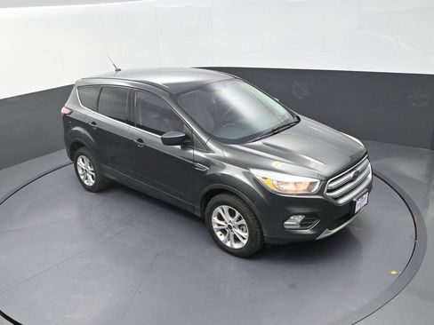 Used 2017 Ford Escape SE image 14