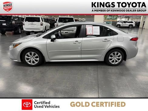 Certified 2025 Toyota Corolla LE FWD image 5