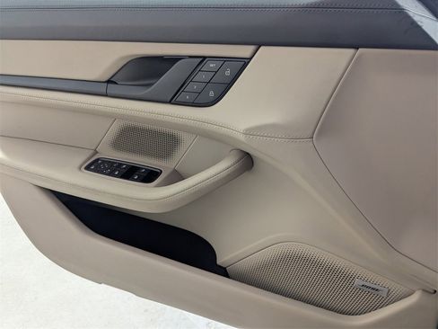 Used 2022 Porsche Taycan image 25