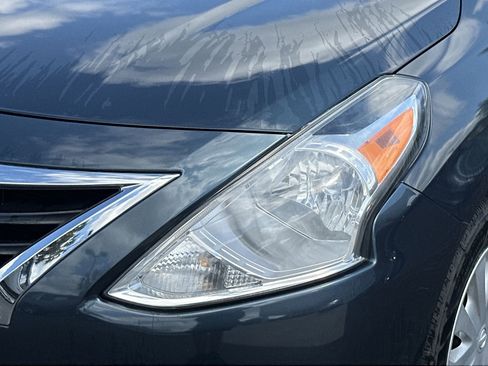 Used 2016 Nissan Versa SV FWD image 11