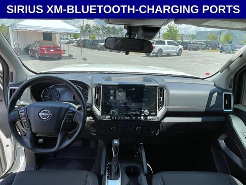 Used 2025 Nissan Frontier SV RWD image 12