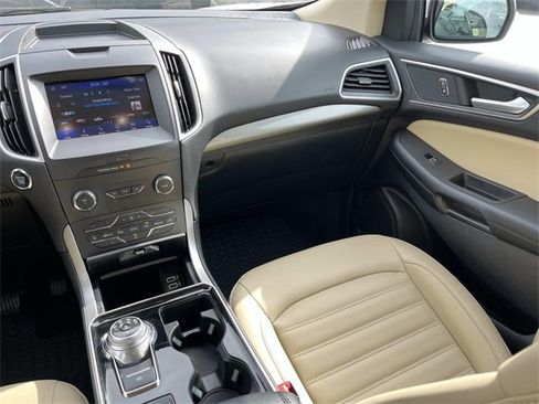Used 2020 Ford Edge SEL image 14