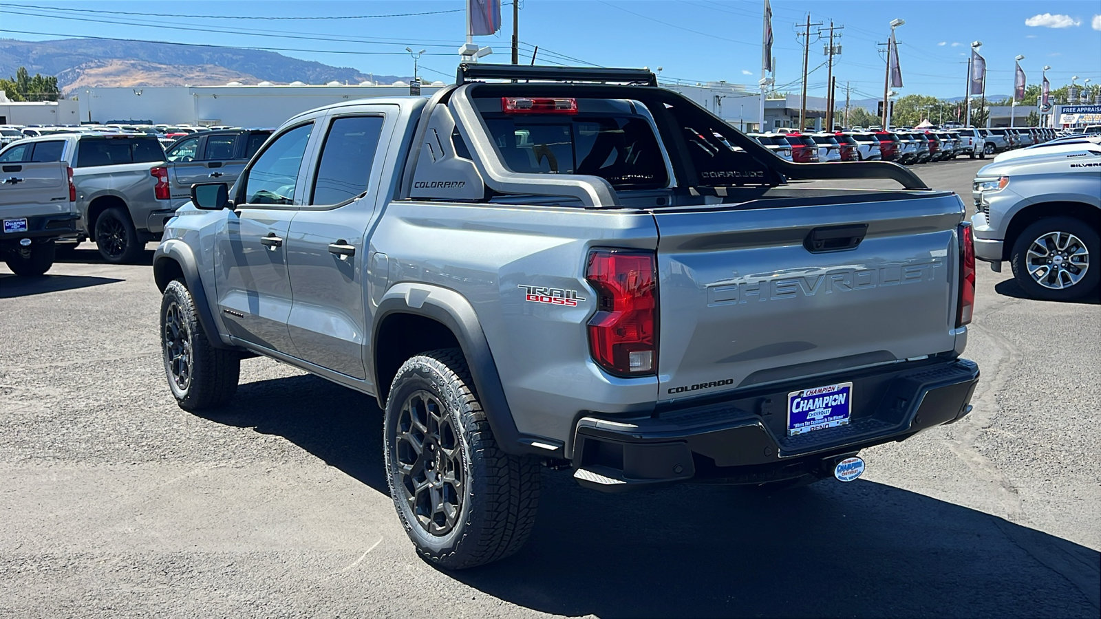 New 2026 Chevrolet Colorado Trail Boss w/ Midnight Edition AWD/4WD image 7