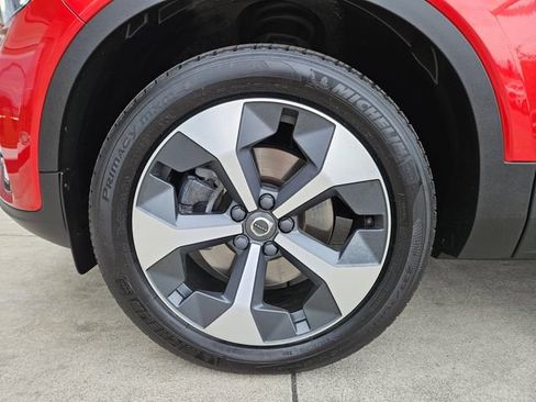 Certified 2024 Volvo XC40 B5 Plus w/ Protection Package Premier AWD/4WD image 9