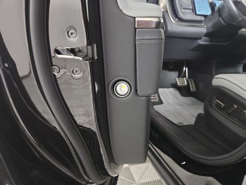 Used 2023 Rivian R1S Launch Edition Quad AWD/4WD image 32