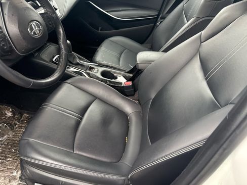 Used 2020 Toyota Corolla XLE image 10