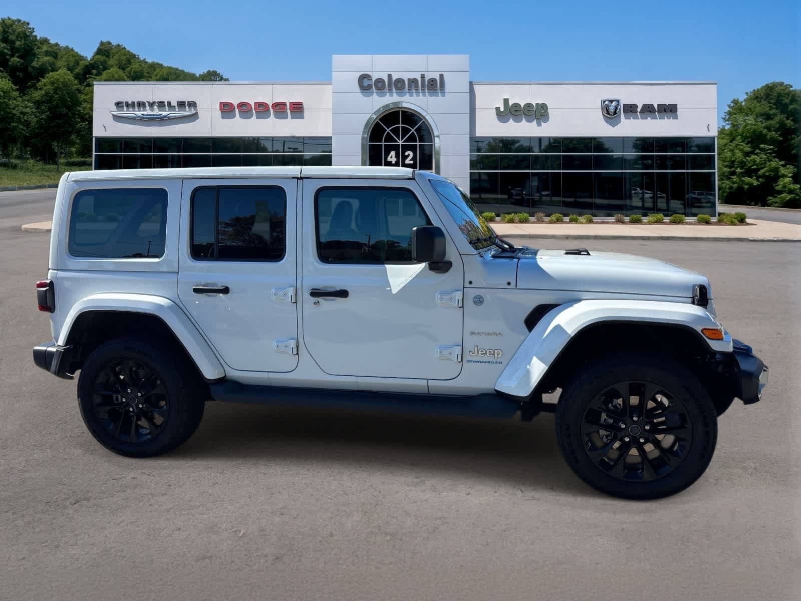 Used 2024 Jeep Wrangler Unlimited Sahara AWD/4WD image 6