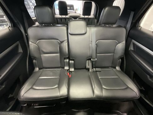 Used 2017 Ford Explorer XLT w/ Equipment Group 202A image 27
