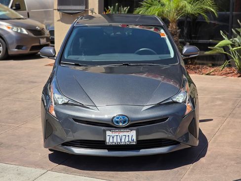 Used 2017 Toyota Prius One FWD image 4