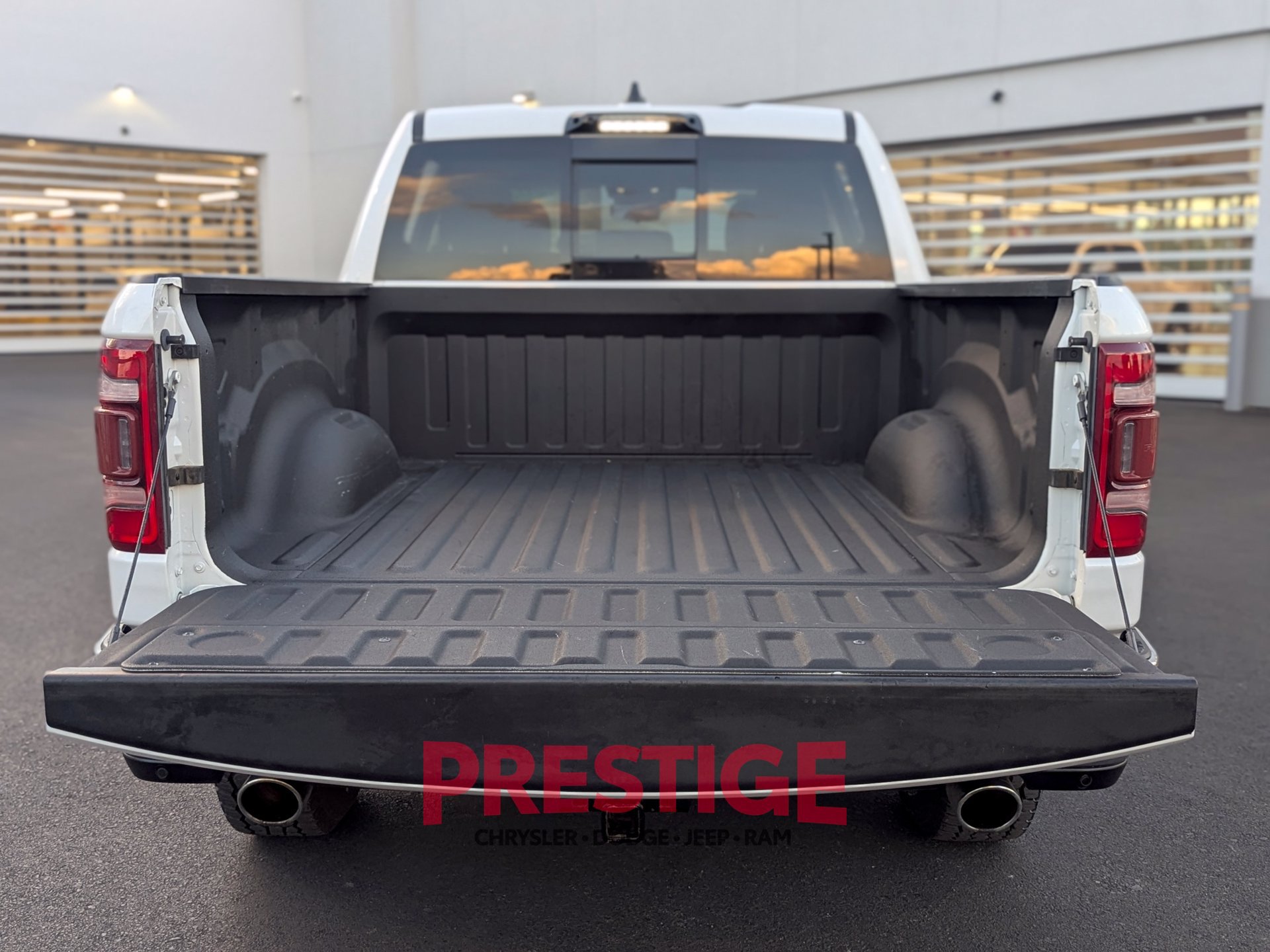 Used 2021 RAM 1500 Laramie w/ Advanced Safety Group AWD/4WD image 11