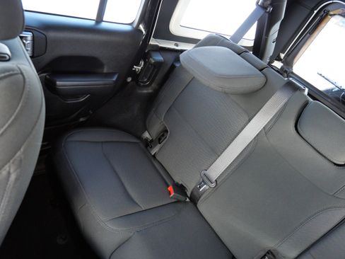 Used 2021 Jeep Wrangler Unlimited Sport image 12