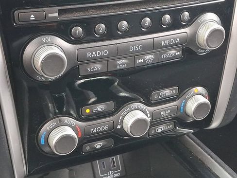 Used 2020 Nissan Pathfinder SV AWD/4WD image 14