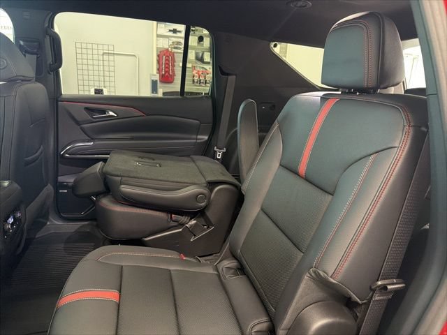 New 2026 Chevrolet Traverse RS w/ LPO, Floor Liner Package FWD image 25