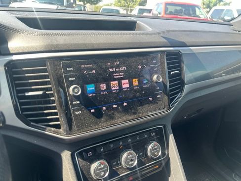 Used 2020 Volkswagen Atlas Cross Sport SEL Premium R-Line w/ Cross Sport MDO Package AWD/4WD image 10