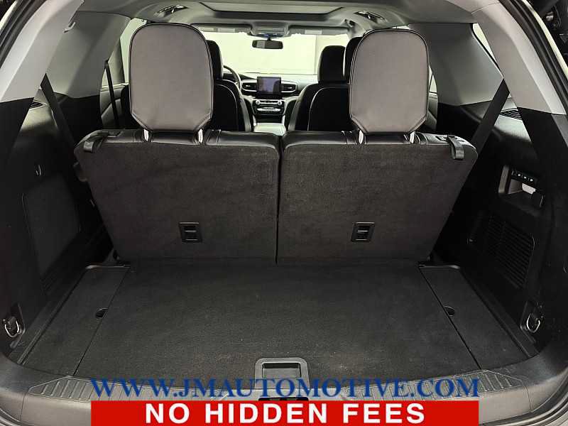 Used 2021 Ford Explorer Limited w/ Equipment Group 301A AWD/4WD image 17