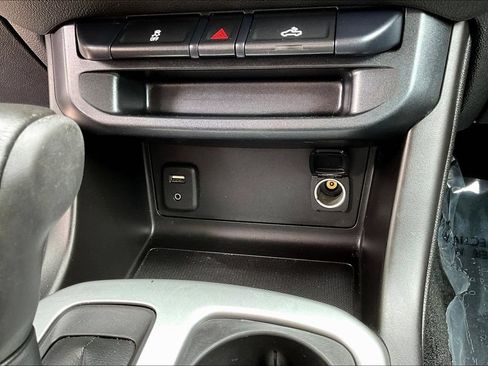 Used 2018 Chevrolet Colorado LT w/ LT Convenience Package RWD image 19