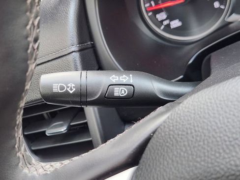 Used 2024 GMC Terrain SLT image 26