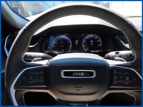 New 2026 Jeep Grand Cherokee Limited AWD/4WD image 15