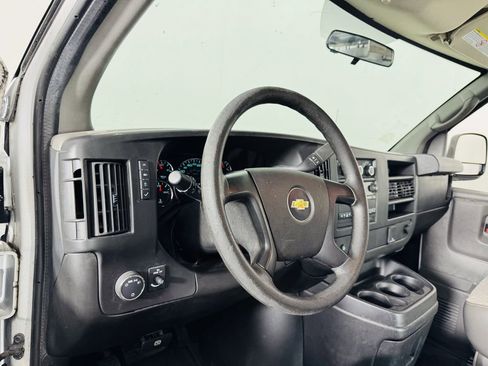 Used 2015 Chevrolet Express 2500 RWD image 7