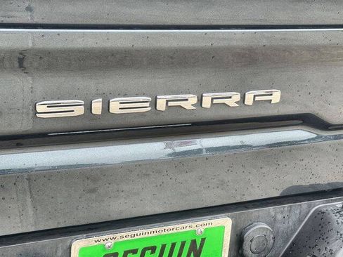 Used 2020 GMC Sierra 1500 SLT RWD image 31