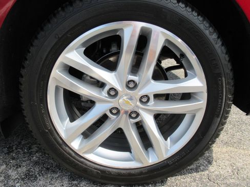 Used 2018 Chevrolet Equinox Premier FWD image 8
