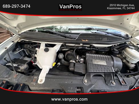 Used 2011 GMC Savana 3500 image 17